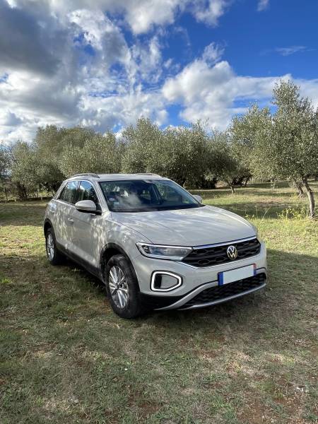 Réservez un Volkswagen T-Roc à Tarif Avantageux à Sommières : Roulez en Toute Confiance