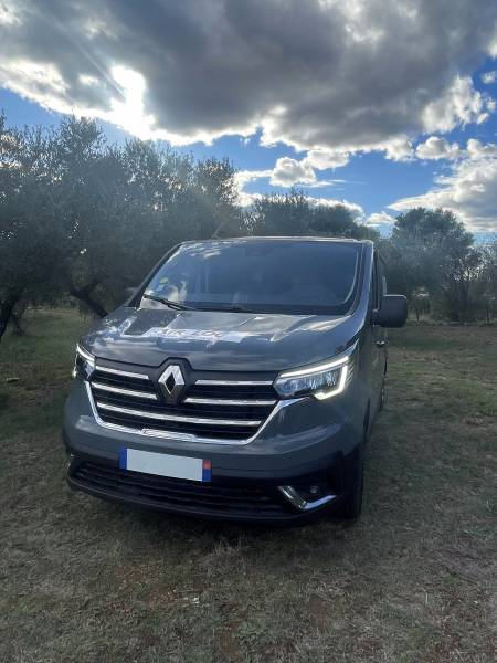 Location pas chère du Renault Trafic 6m³ à Lunel : L'utilitaire idéal pour vos chantiers professionnels