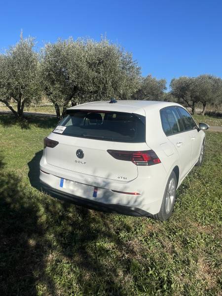 Louez une Golf 8 pas cher à Sommières et partez à la découverte de la région.